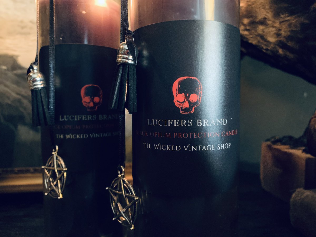 WickedVintageUK's tweet photo. They’re finished!! My new Black Opium #ProtectionCandles - I love them and I hope you will too 😊💀🖤 listing today xx #CandleRitual #BanishingCandle #CandleMagic #WitchcraftCandles 🕯🕯🕯🕯 https://t.co/oOnIqT7A6z