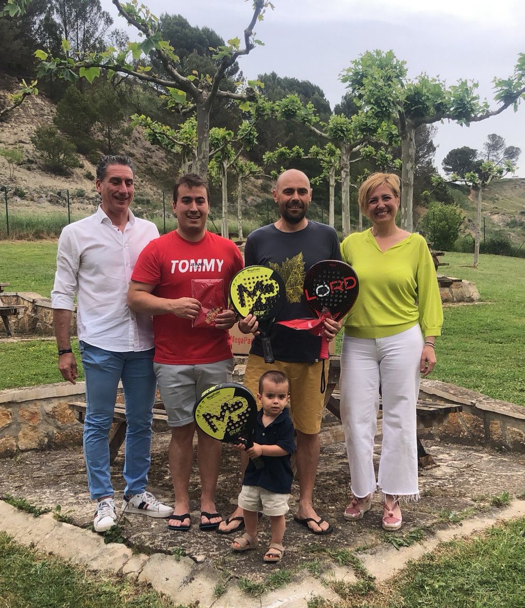 FNPadel's tweet photo. 🏆 ¡Ayegui reparte sus premios! 🏆
Las instalaciones deportivas de Ardantze acogieron la disputa de la 4ª Prueba del Circuito DN Merindades 2022 con 104 deportistas inscritos/as.
📝 https://t.co/yeDtDPq8HF
📸 https://t.co/8dLGY2skYb
#CM4AYTOAYEGUI #padel #navarra #Merindades #FNP https://t.co/RUtKFzOqxC