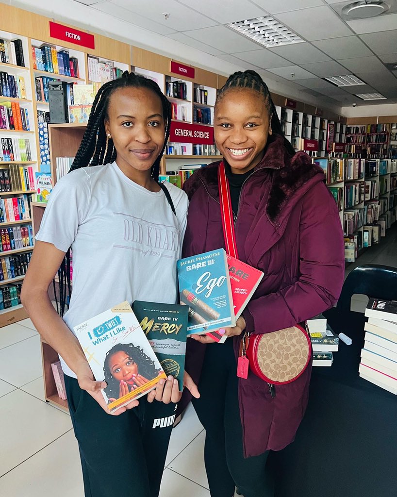 JackiePhamotse's tweet photo. Just out of this world. Our @bargainbookssa book signings in Pretoria went well on Sunday. Itβs just unbelievable when you see this happen. The Bare Nation just keep showing up. #booktour #Bare #BareNation #BareMercy https://t.co/TXdbCnSwvb