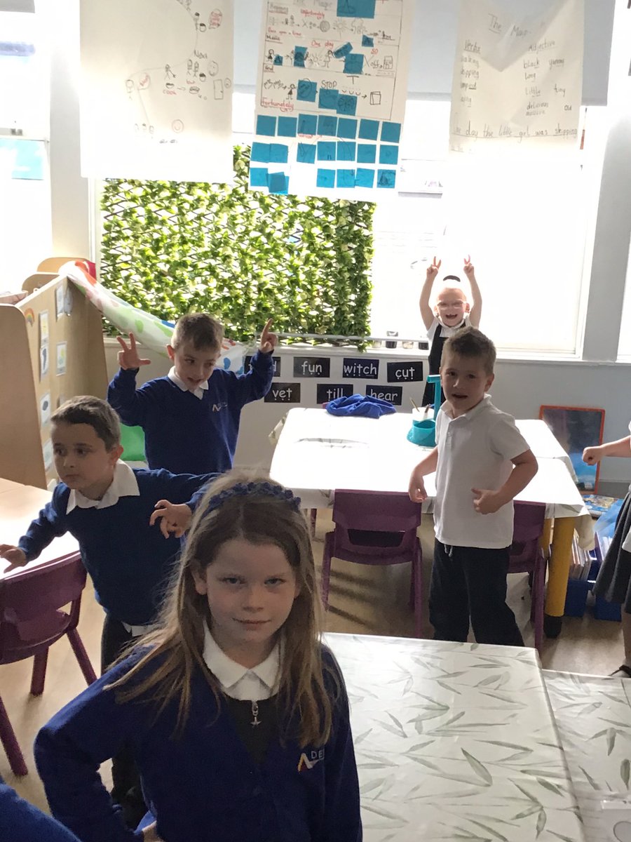 EPA_Y1_Y2's tweet photo. Today in Turtles we played a game called Statues, we moved around the room to the pulse and then striked a pose when the music stopped 🕺🏼🎤
@DeltaEstcourt #EPAMusic https://t.co/uA9WsHXZLt