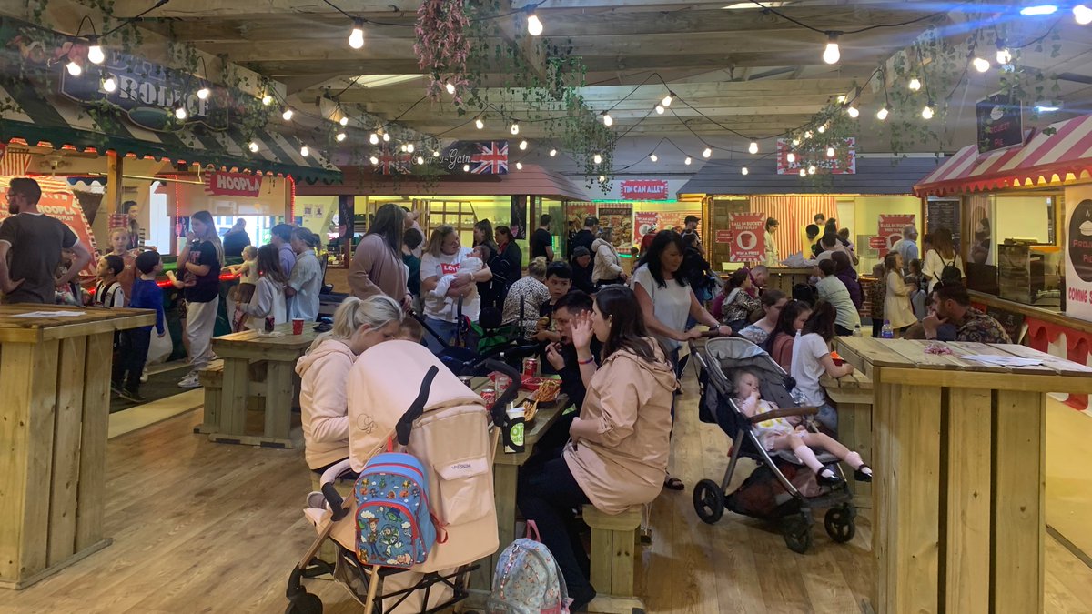 Always amazing to see so many people coming to support their local market❤️ #LYLM2022 
Now to get ready for the next event… 😊 <a href="/FreemanStMarket/">Freeman Street Market</a>