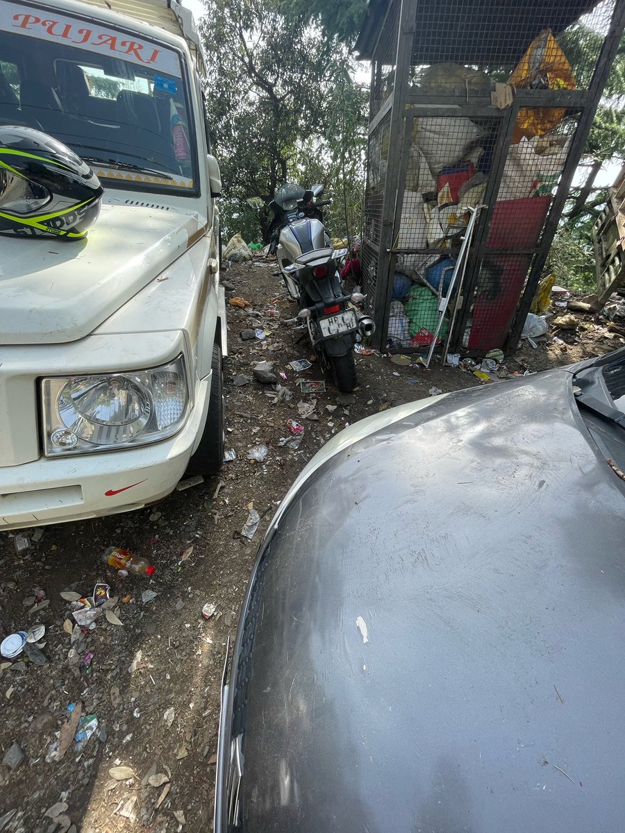 ankush_dadhwall's tweet photo. Because of some such people, other people have problems, who without thinking about putting the car in the parking lot on the middle of the road, now what to say to such peoples
Car no HP 10A 6579
 @HPPoliceNJ 

Because of these, we have problems in getting bikes or cars. https://t.co/amx3Oubktn
