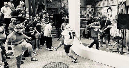 BRUTEFORCE423's tweet photo. Chattanooga fuckin rules. Always on top. @423hc @gummpunk LOC CI LNR are the best hardcore bands. Fuck all the rest. https://t.co/qCcYAzOw4B
