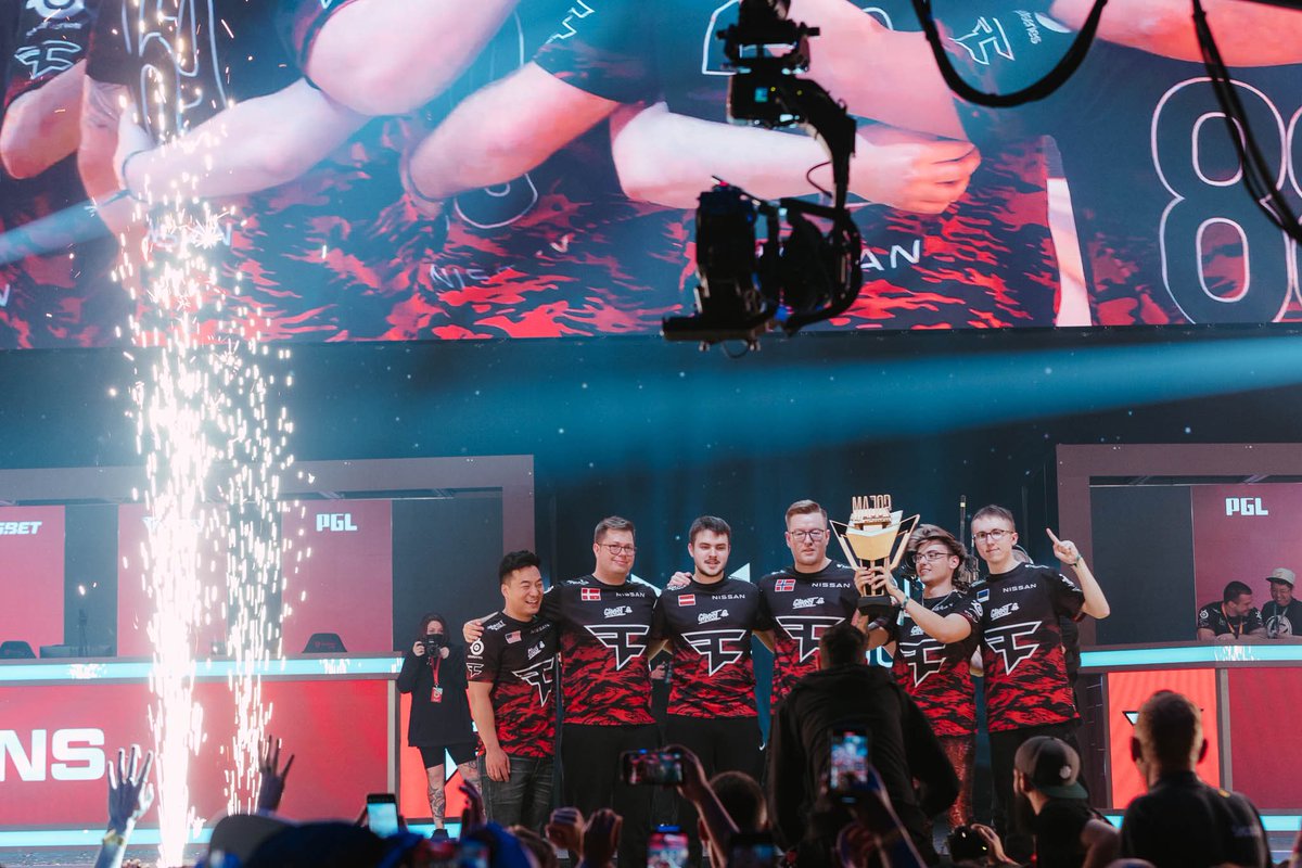 Benmlns's tweet photo. 📸📸 #PGLANTWERPMAJOR https://t.co/gVhcgZtyHi
