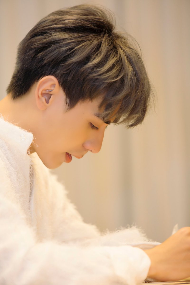 Cảm ơn Muzik vì đã dành những điều tuyệt vời nhất đến Quang Hùng MasterD, cảm ơn vì đã luôn yêu thương và chờ đợi…

Hẹn gặp lại Muzik 💙 

🖇: facebook.com/10006367581519…

#QuangHungMasterD #Muzik