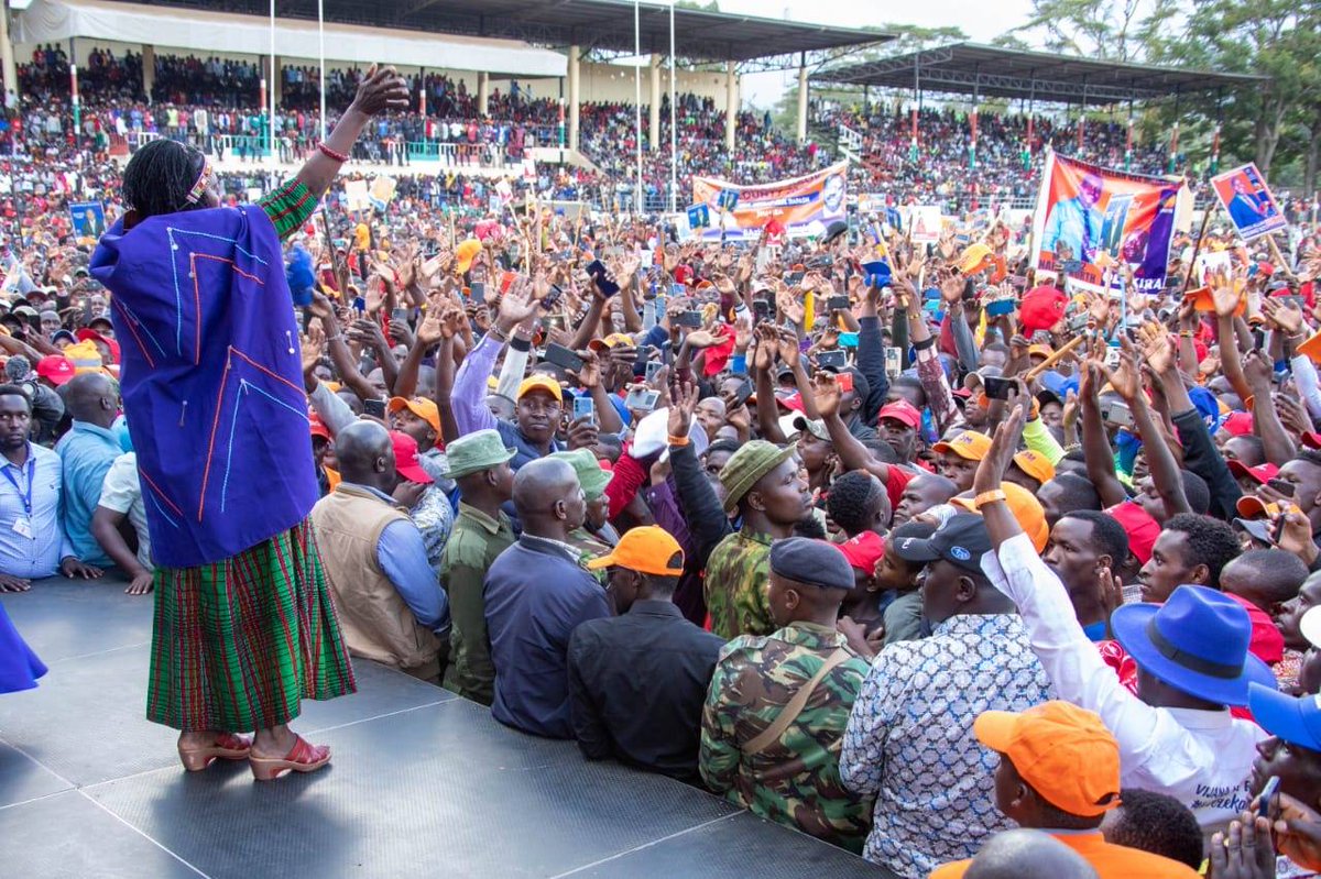 Kijanayaaa's tweet photo. I am ready to serve my people, nothing more and nothing less. #Inawezekana https://t.co/P5aXuklRvf#Kenya #Inawezekana #kesses #BabaNaMama #BabaThe5TH #Georgekaranja https://t.co/UWMfdSoPmj
