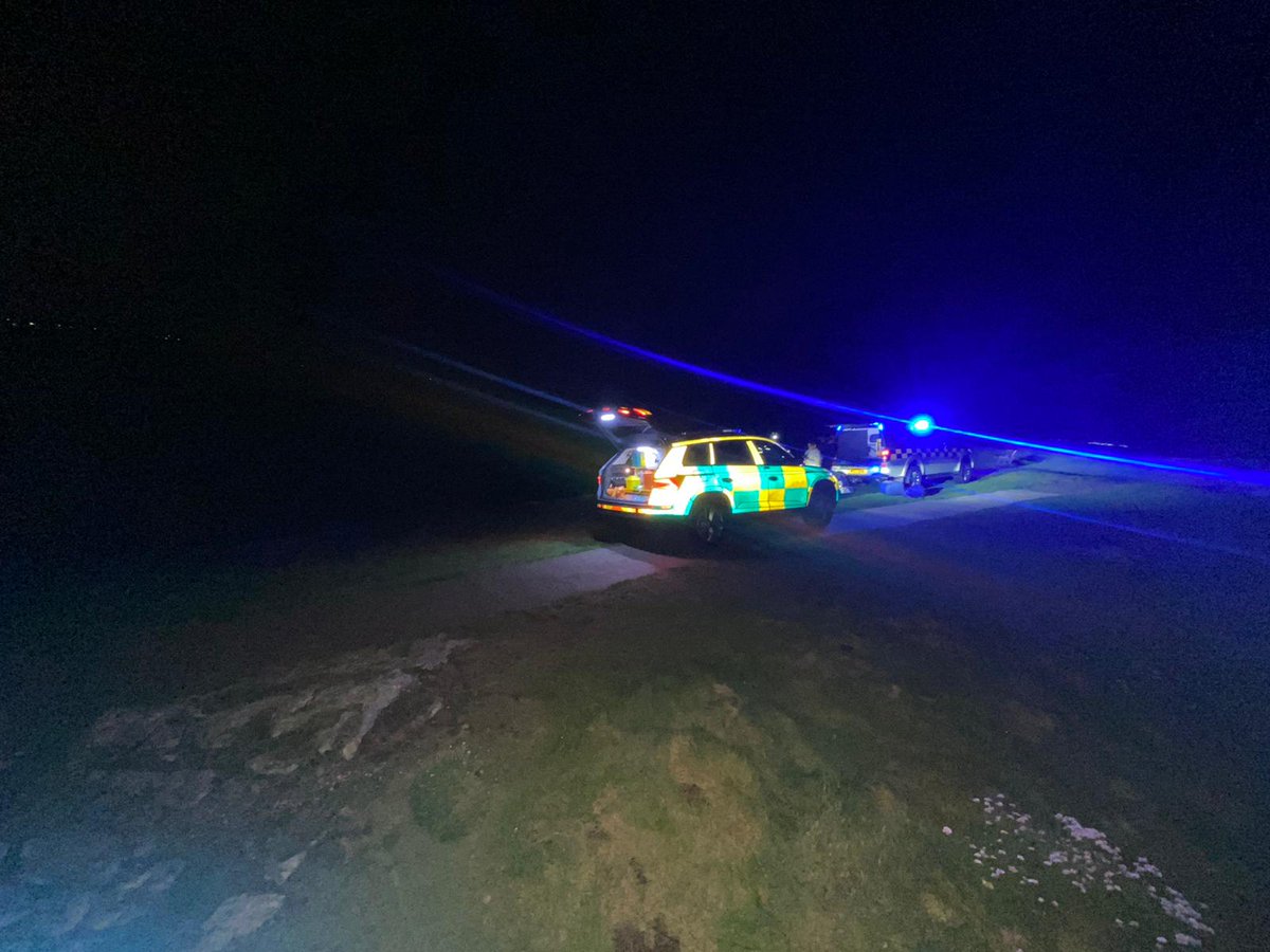 🚨Incident 🚨. 
23/06/22 at 01.46hrs.
Our Team were paged to Friars point, Barry.
A Fisherman,  had misplaced his footing, And fell, causing a possible broken leg / ankle. After he was treated, He was Stretched off the rocks up to the pathway, Just as the Ambulance arrived.