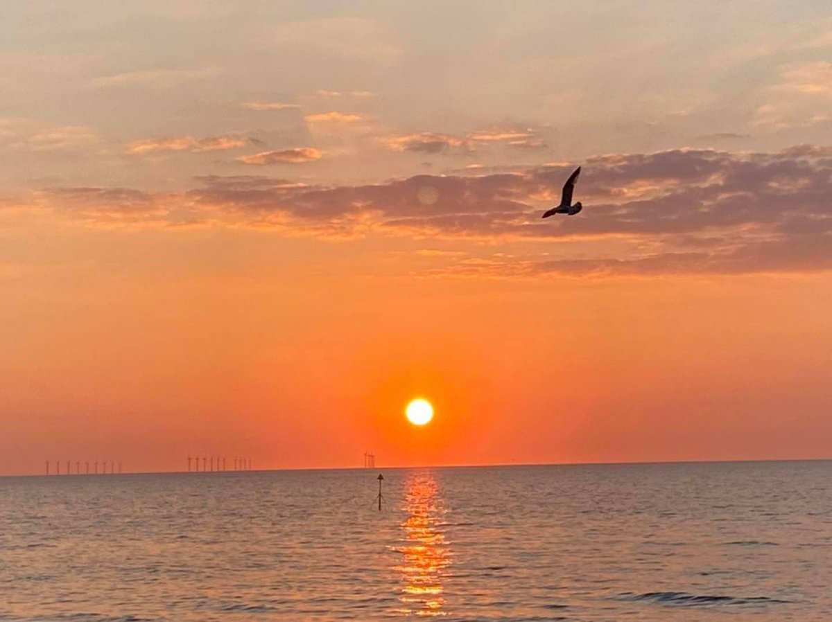 presenterbrent's tweet photo. @SandgrounderDAB @presentbrent Good Morning.The North West Coast has been voted of the best places in the UK to watch the sunset from a beach.
Parkdean Resorts discovered the best UK beaches to watch the sunset by analysing the number of Instagram hashtags for popular UK beaches https://t.co/NMUC4wlXn5