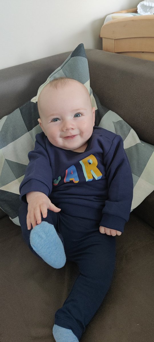 rdav90's tweet photo. A big 5 months... It's all going far too fast 😭 #weebro #smiley #happyboy https://t.co/fxPKeohEWe