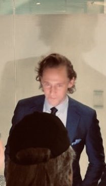 Isa_Bela_MTW's tweet photo. Have you seen his shadow? 👀so perfect and huge? 🥰
🔝everything he touches and does turns to gold!! the new alchemist🖤
@twhiddleston @LokiOfficial @prosper_p_r #Tomhiddleston #loki #perfectmen https://t.co/Fthu29ru8S
