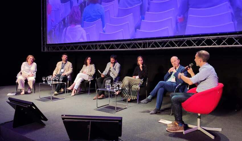 RevistaRETEMA's tweet photo. Concluye el Foro Internacional #wasteinprogress enfatizando la recogida selectiva de residuos.♻

➕España está por debajo de la media europea en el reciclaje y que debe utilizar menos el vertedero: https://t.co/e0OOVynq8E https://t.co/sluDTMhEwd