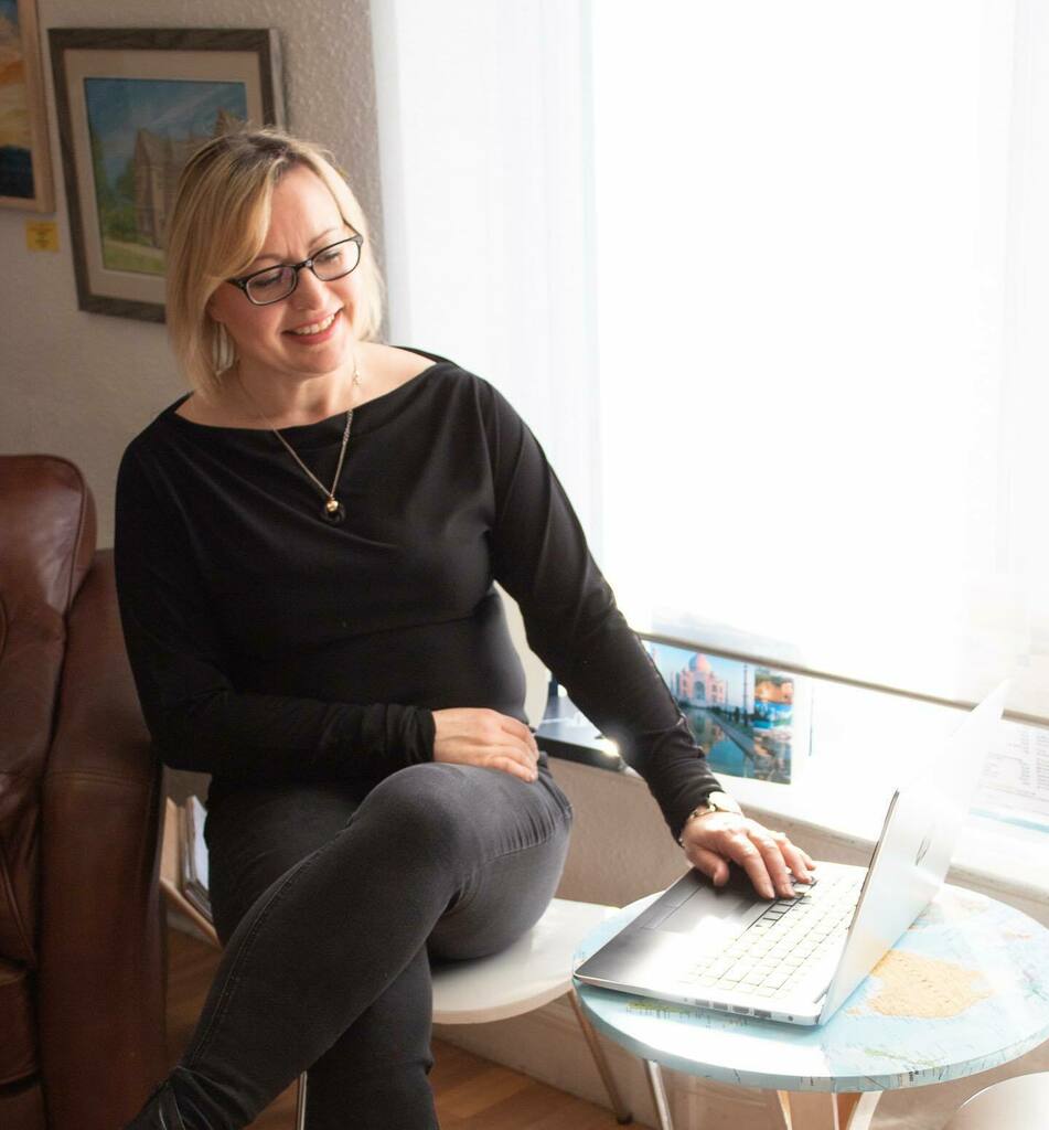 This is my entry into the World Record for "Most Photos of Female Entrepreneurs With a Laptop Uploaded in 12 Hours"!

22nd May 2022 
#laptopworldrecord

#businessowner #womeninbusiness #womensupportingwomen #beyou #business #businesscoach #businessgrowth… instagr.am/p/Cd49DHJsl14/