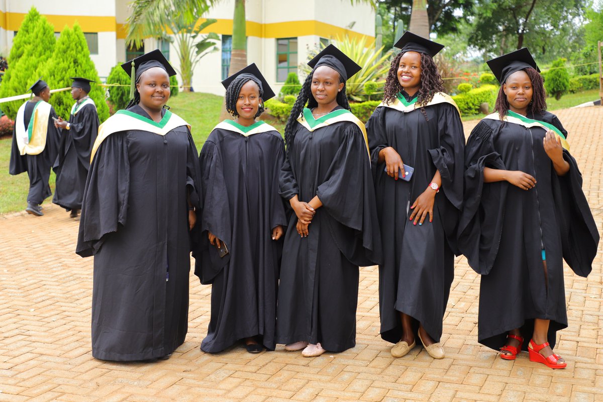 MeruUniversity's tweet photo. It's our Graduation week: 4 Days to Go! 
#mustgraduation #mustgraduation2022 #mustgraduates

We look forward to celebrating the Class of 2022 during our 9th Graduation Ceremony. 
 #MondayMotivation

(Moments captured from our 7th Graduation Rehearsal) https://t.co/ZPXW76MCTH