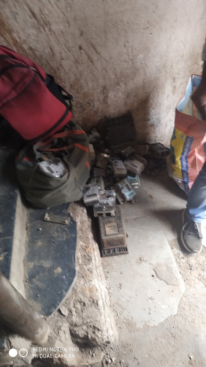 zahir_am's tweet photo. Bina notice diye ye log meter nikal re hai ye log bolte hai bmc ka mail aaya h i sab kaam bmc illegal tarike se kar rahi h @CMOMaharashtra @CPMumbaiPolice @sanjayp_1 @IASassociation @Mangesh22647647 https://t.co/8mAbxLPyL9