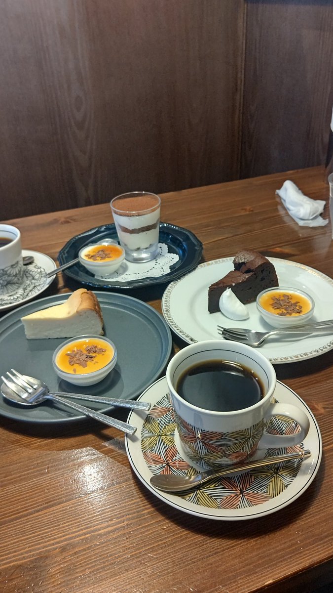 Mikko_panic's tweet photo. 念願のお店で
ちょっと遅めのランチ

おなかいっぱーい‼️
ε= o(´〜｀;)o ｵｲｼｶｯﾀｰ

 #自家焙煎珈琲
 #DaLoro https://t.co/2LKhyCk3eG