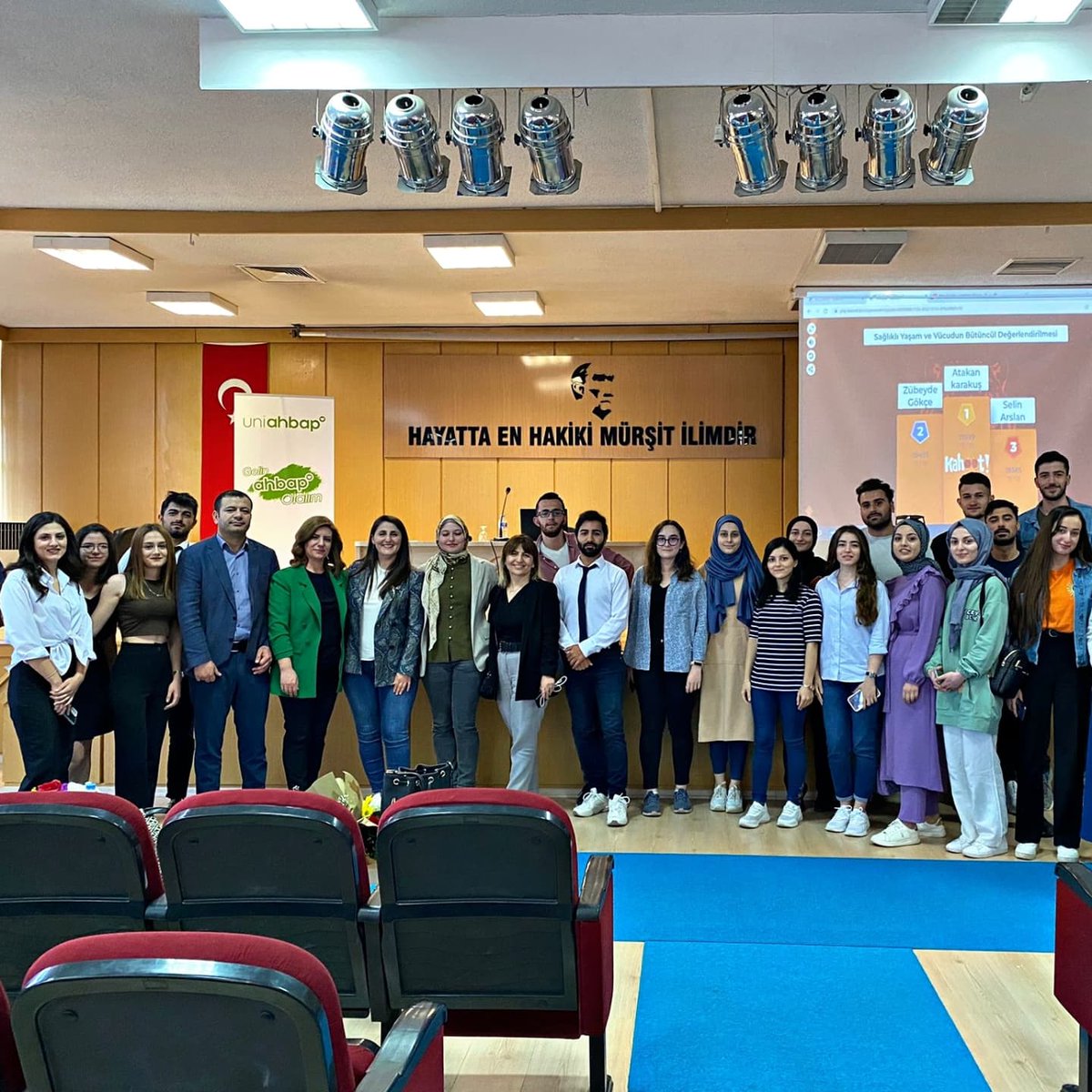 Sevgili Dr.Fzt.Pelin Pişirici'nin katılımıyla Sağlıklı Yaşam ve Vücuda Bütüncül Yaklaşım etkinliğimizde kas-iskelet hastalıklarında ve miyofasyal zincir üzerinden değerlendirme gibi konulardan bahsederek verimli bir seminer geçirdik. 💚 @ahbap_malatya @ahbap_uni