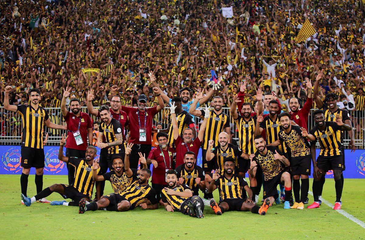 Otb1K's tweet photo. السنة ذي باذن الله .. " سنة المقلم "
عنوانها .. " عاد العريق "
بالأمس ميلان واليوم الاتحاد .. يارب 💛❤️ https://t.co/uQowvHPdSu