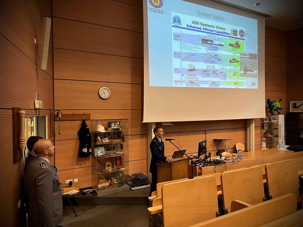 AStCBelDef's tweet photo. ๐ Shane, Mounir, Ron & Sรฉbastien prestented us their findings after studying the concept of weaponised drones for the last eight months. Nice job guys! ๐ #sap136 https://t.co/730Brmehpg