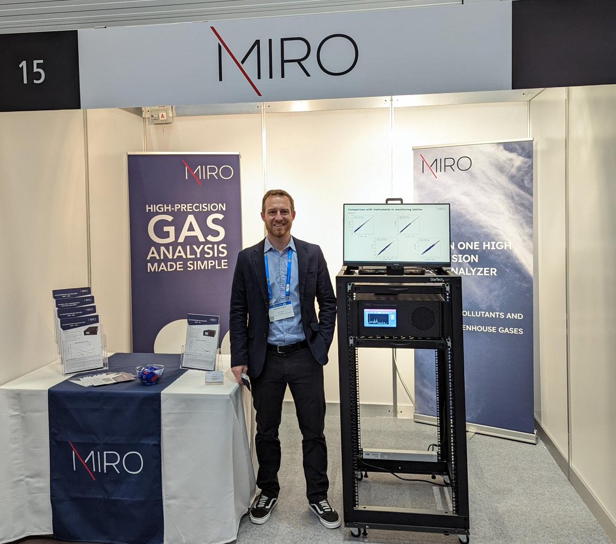 AnalyticalMiro's tweet photo. The exhibition at #EGU22 will open its doors at 10h today. Visit MIRO Analytical’s booth to experience our high precision multi-compound trace gas analyzers and meet @MariaTimofeev13  and Morten Hundt
@EGU_BG @EuroGeosciences @EGU_Climate @CH4_N2O_Forests https://t.co/vXhf1ebJQY