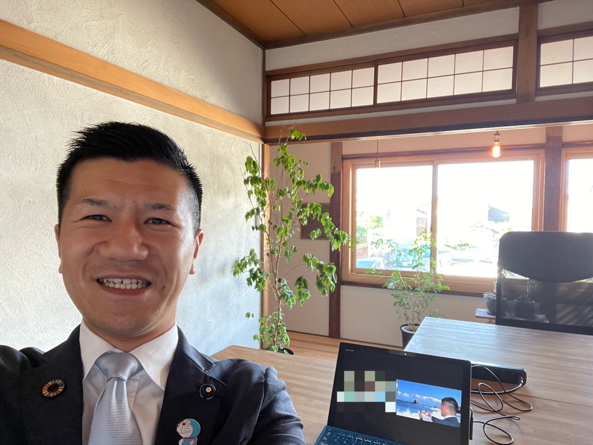 segayuki's tweet photo. 昨年県内高校で主権者教育の授業をしていることをSNSで投稿したら、それを見た北海道の先生から連絡があり、北海道の高校生から「お仕事図鑑」のインタビューを受けました！面白い時代！ https://t.co/EAdp0mASB1