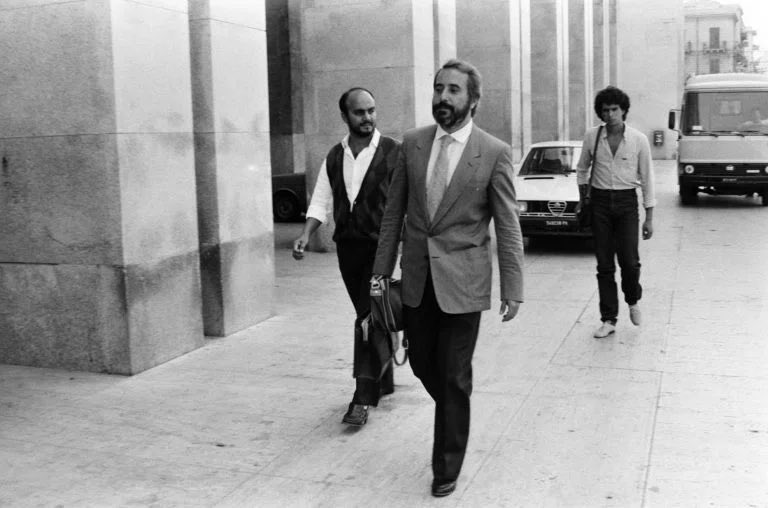 Una ferita collettiva che ancora sanguina 

Trent’anni da #Capaci #GiovanniFalcone 

Foto di #LetiziaBattaglia