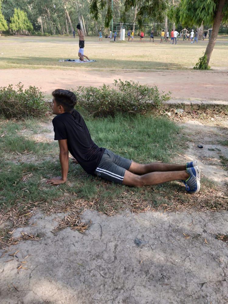 MYBEastDelhi's tweet photo. #AzadiKaAmritMahotsav
Practicing yoga by youth volunteer Vikky Mittal
@ianuragthakur
@NisithPramanik @GautamGambhir @YASMinistry @Nyksindia #yoga4life #youthforyoga #IDY2022 https://t.co/D5Vv8SkTpu