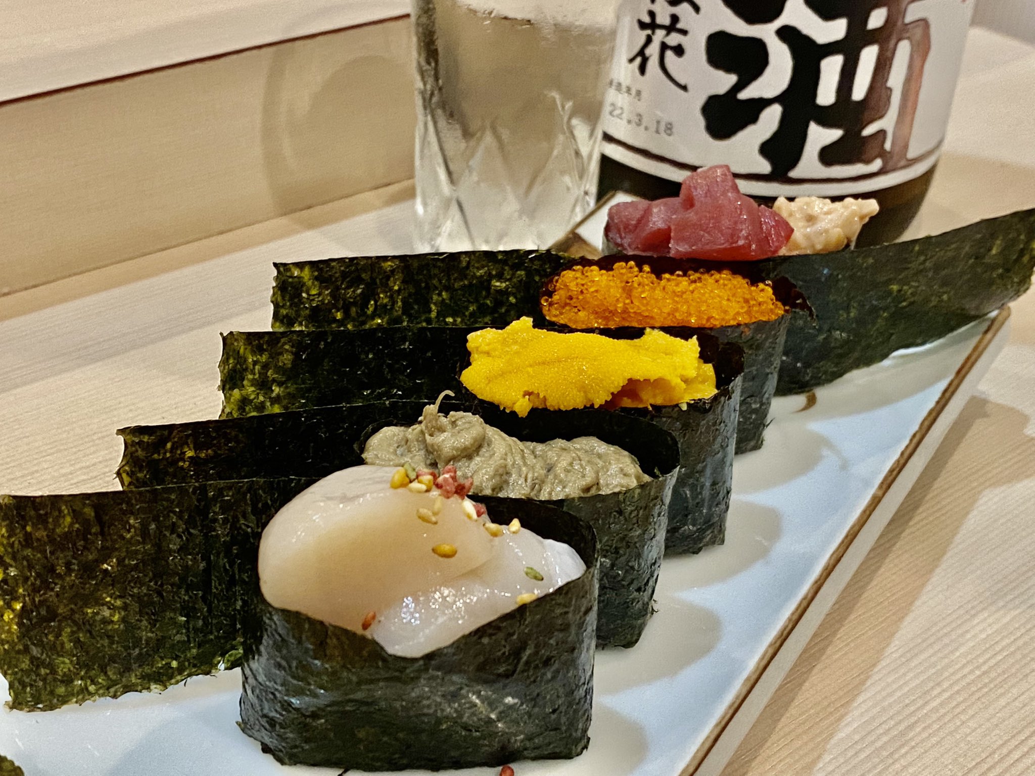 山田直毅 京都 昨夜の〆は軍艦尽くし 帆立 カニ味噌 ウニ とびこ マグロ納豆 リクエストに応えてくれる大将がステキですわ 寿司 すし スシ 鮨 軍艦巻き T Co Lqsjh2tgtd Twitter