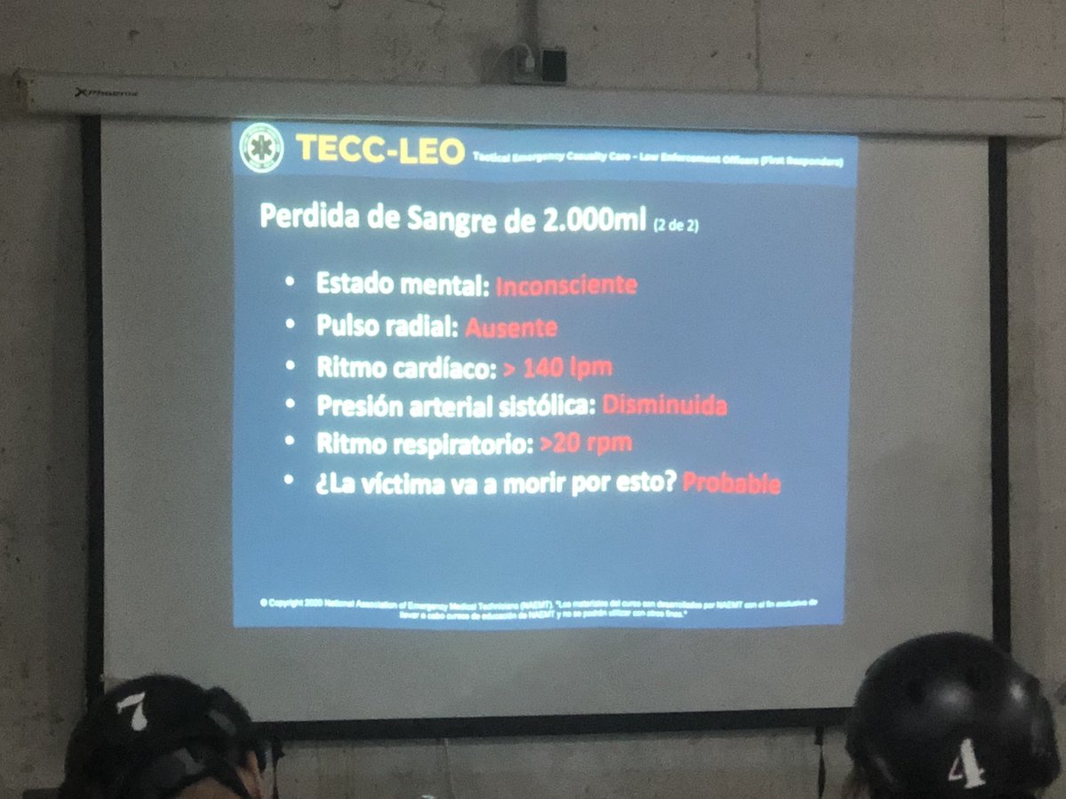 AsociacionSr3's tweet photo. Todos nuestros alumnos atentos… A la clase, al entorno. En cualquier momento puede aparecer una amenaza que altere el desarrollo normal de la clase.

Entrenando situaciones reales. Simulando a tope. Alcanzarán los alumnos su límite? 

#naemt #torniquete #stopthebleed #teccleo https://t.co/X8qhwNnNKd