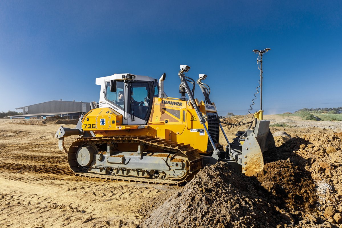 LH_Construction's tweet photo. Our #liebherr dozer #PR736 on the construction site of Argtrans in New Zealand. “I’m really pleased with the performance and the comfort of the machine, and the Topcon 3D machine control has in particular proven to be really beneficial” says owner CJ Mahony of our PR 736. https://t.co/u4UjaC82IW