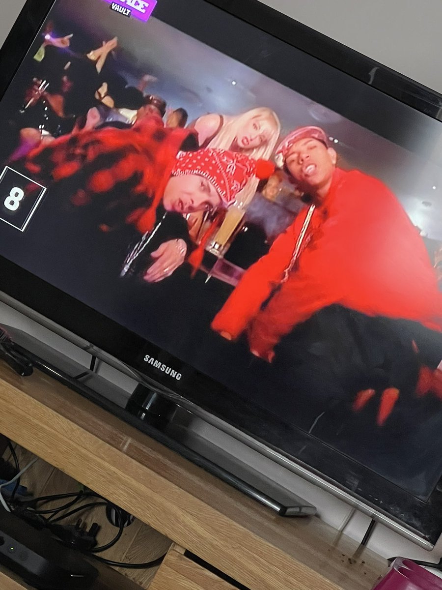 crobbo80's tweet photo. When ur just popping along to music on sky and these amazing guys pop up  then the volume must go up ! ( doin the housework lol ) a must see u guys in nov ! #nubz @officialtulisa @ImRichardRawson @ndubz @TheDappy https://t.co/aecpuO0MLz