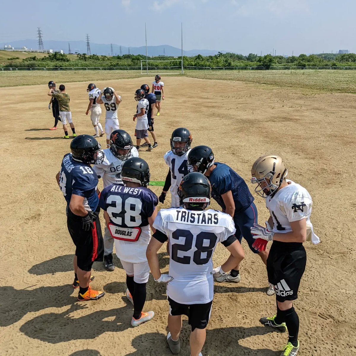 tristars_family's tweet photo. 5月22日(日)

来週の試合に向け最後の調整を行いました！プレーの確認、そして恒例のランメニューなど濃い練習ができたと思います！

来週は試合です。皆様応援よろしくお願いします!!

#americanfootball #アメフト #社会人リーグ #X3 #tristars #トライスターズ #選手募集 #スタッフ募集 https://t.co/PfWJ36k3n8