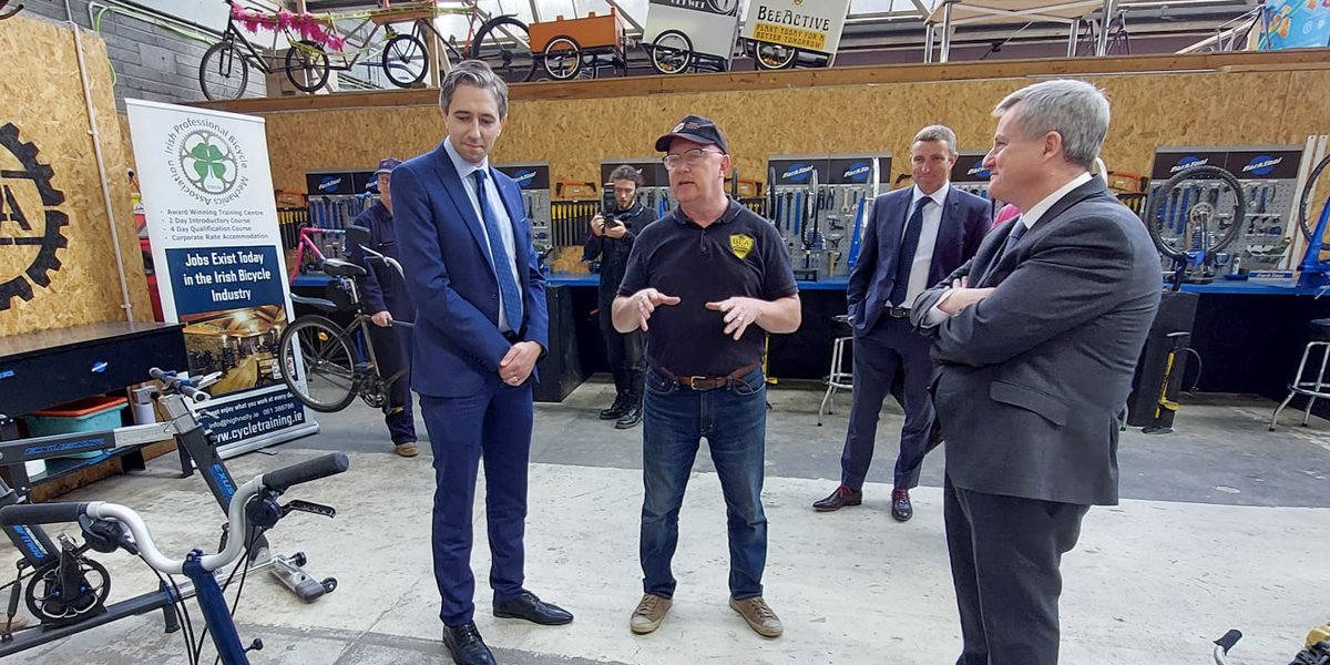 Ministers Harris &amp; Collins visited College of FET, Retrofitting &amp; NZEB Centre of Excellence in Limerick today. Limerick &amp; Clare Education &amp; Training Board staff, instructors &amp; learners demonstrated insulation roof installation &amp; an AV display of an NZEB unit under construction.