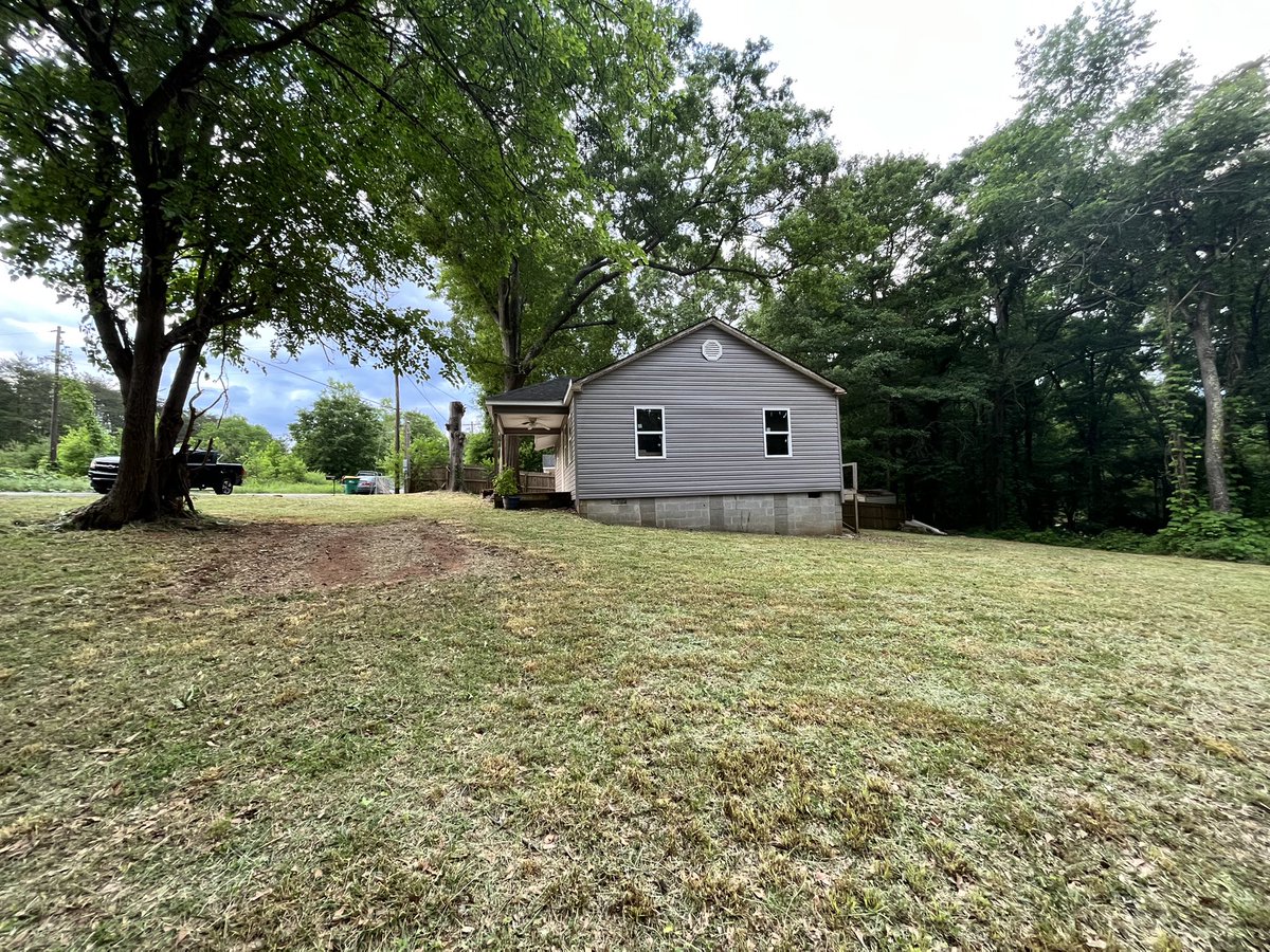 CoachSmith's tweet image. Well I started my next Journey - Lets see some results !!

Flip a House
1. Yard Knee High - Get Cut Down (Double Cut)
2. Clear Sticks and Rocks.
3. Trim Trees
✅
#TryEverythingOnce #MakeMoneyIHope #FlipCity #Chesnee