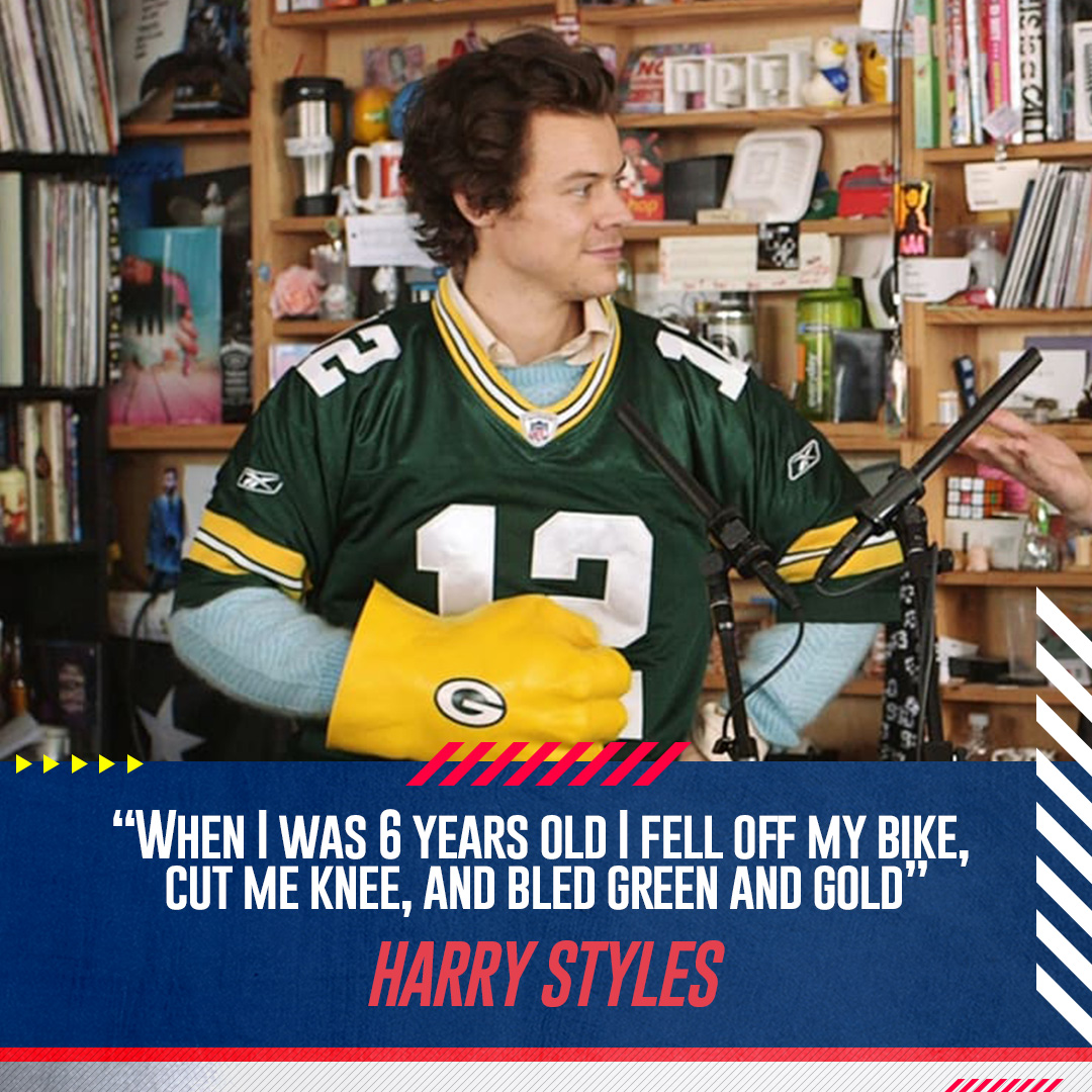 NFLUKIRE's tweet photo. A lot of love for the @packers in Harry's House. 

@Harry_Styles #GoPackGo https://t.co/IUys2tL5o9