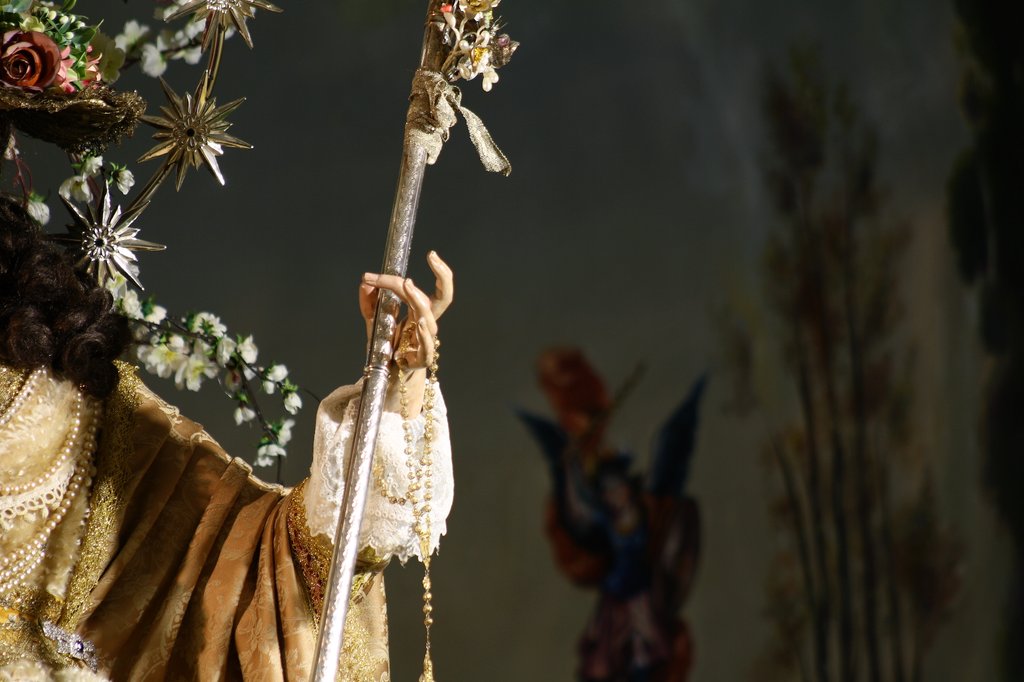 Someteos, pues, a Dios; resistid al diablo, y huirá de vosotros.
Santiago 4:7 RVR1960