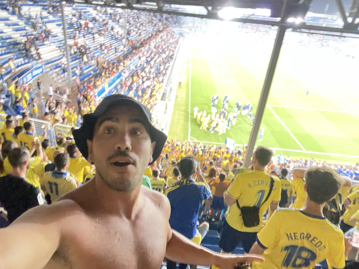 geeo15's tweet photo. Sin duda alguna, un día que jamás se me olvidará en la vida. Pocos podrán entender esta locura, solo los que morimos por ti. Gracias por lo de ayer @Cadiz_CF , y a ustedes cabrones, por seguirme en esta locura: AMIGOS de SIEMPRE @Aytha93 #Brandao ❤️❤️ https://t.co/vvhbTfRoTv