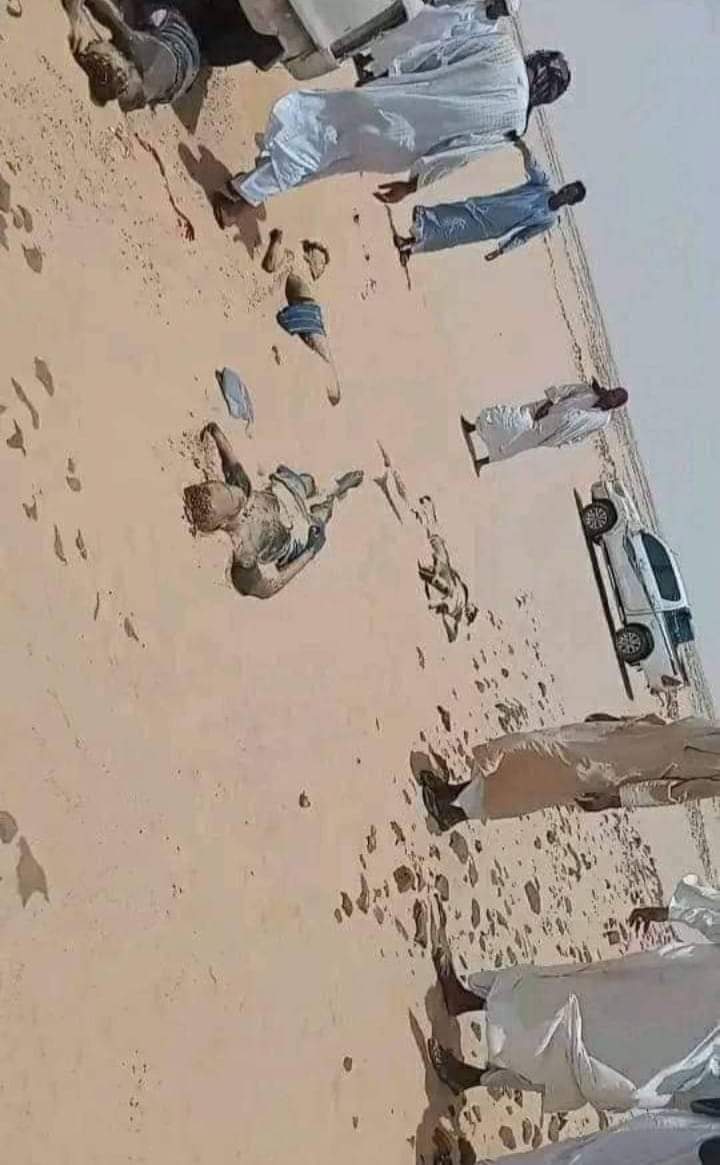 minochere's tweet photo. #ليبيا
العثور على اشخاص كانو مفقودين في الصحراء بعد ان ماتو بالعطش في قلب الصحراء 
انا الله وانا اليه راجعون https://t.co/seChBZtB0S