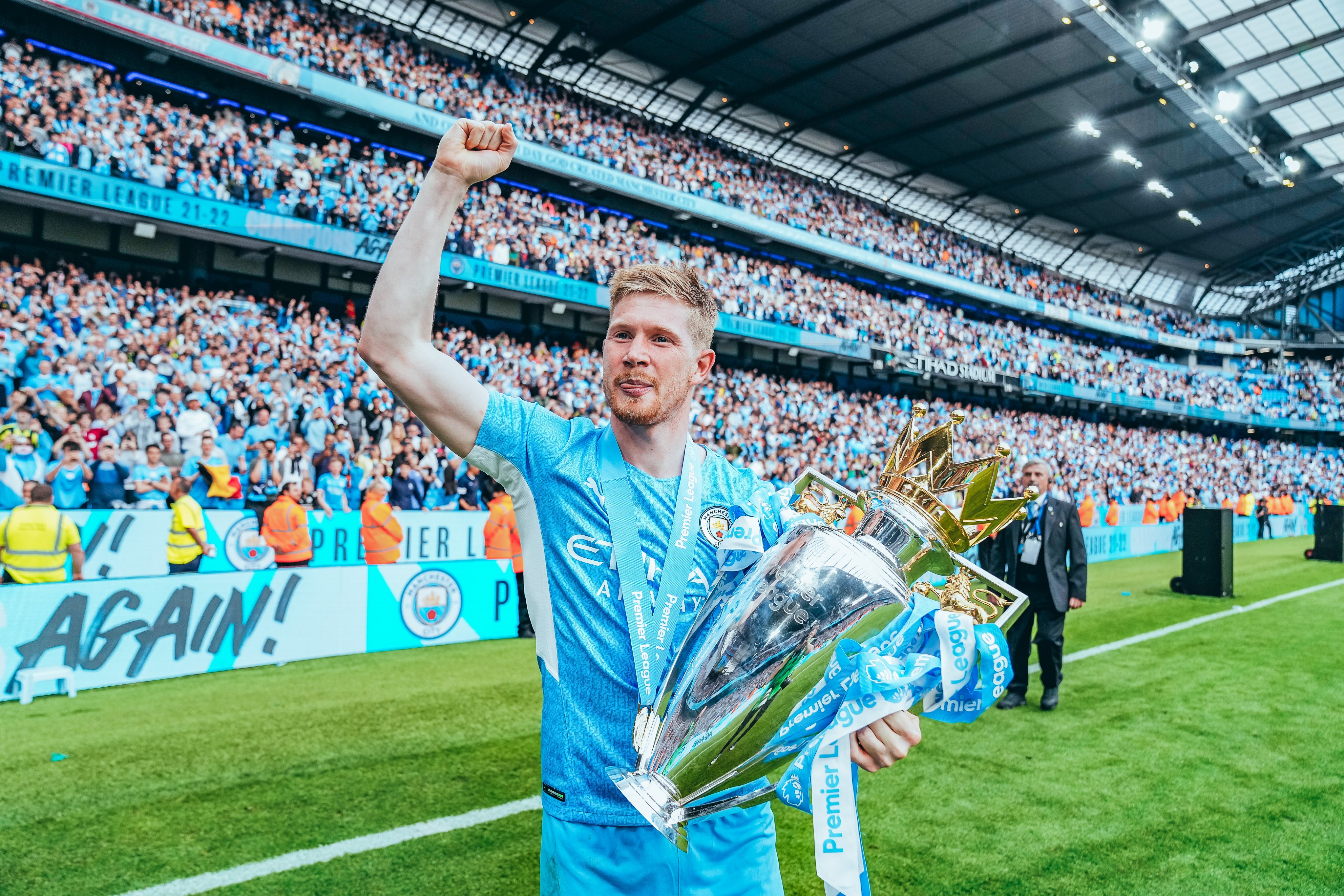 Лучший игрок апл 2022. Апл лучшие футболисты. Лучший игрок апл 2022. Мохамед салах 2022. Роналду манчестер юнайтед 2021.