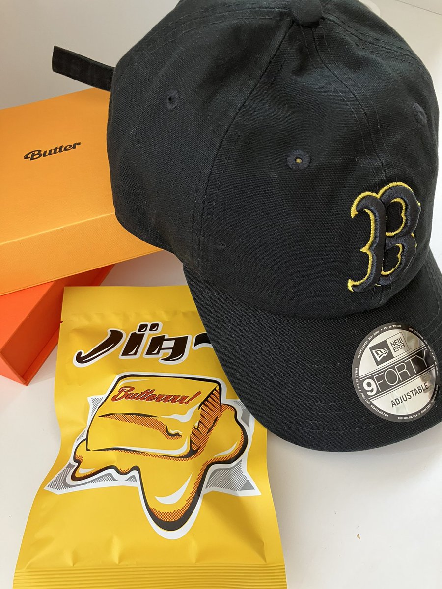 vpurplerainbow's tweet photo. NEWERA✖️BTS
黒Butter も届いた〜
黄色で Butter のロゴが
かなり目立ってかっこいい🧡
オーサムストアの
Butter おかきはお土産
おかきってところがうける
パッケージそっくりすぎ🤣
Butter 記念にぴったり🧈
#bts
#newerabts
#ニューエラ
#Butter_BTS
#バターおかき https://t.co/daNG4Mv7B3