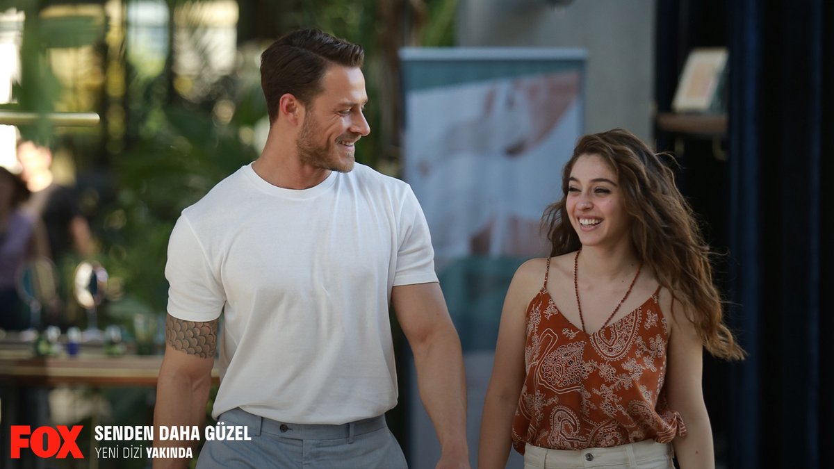 sendenguzeldizi's tweet photo. Merakla beklenen dizimiz #SendenDahaGüzel çok yakında FOX'ta! 🤩 Haberin devamı için linke tıkla. https://t.co/sbiRtkxbTF @FOXTurkiye https://t.co/bTSy4wdj4X