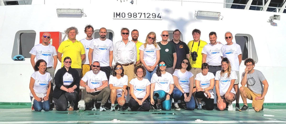 AbedHassoun's tweet photo. The scientific team of #TalPro2022 🌊

#RVBelgica https://t.co/hNyPhBLMep