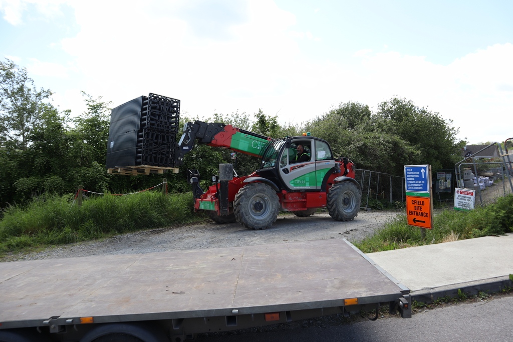 Wastewatersol's tweet photo. Friday deliveries to finish off another busy week!

#wastewatertreatment #rainwaterharvesting #stormwatermanagement https://t.co/QlpDFO0PlX