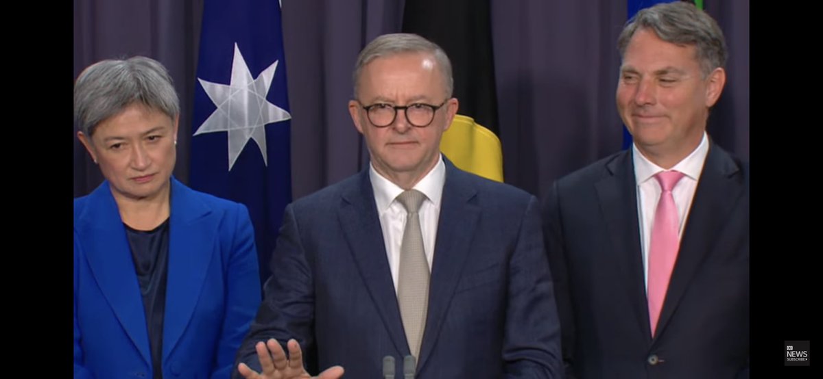 baysidemelbzzz's tweet photo. Another great #sideeye this year, from @RichardMarlesMP that would make @TamePunk proud. And a Prime Minister I can smile about ๐ #AlboIsPM #ScottWho #AusVotes22 https://t.co/fIKKsUXb5A
