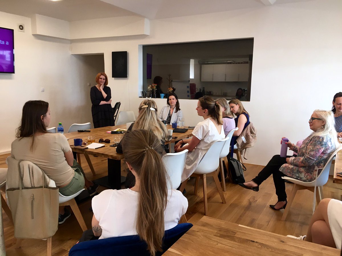 ResearchTuesday's tweet image. Dnešní #ResearchTuesday o výzkumu citlivých témat před chvílí začalo.