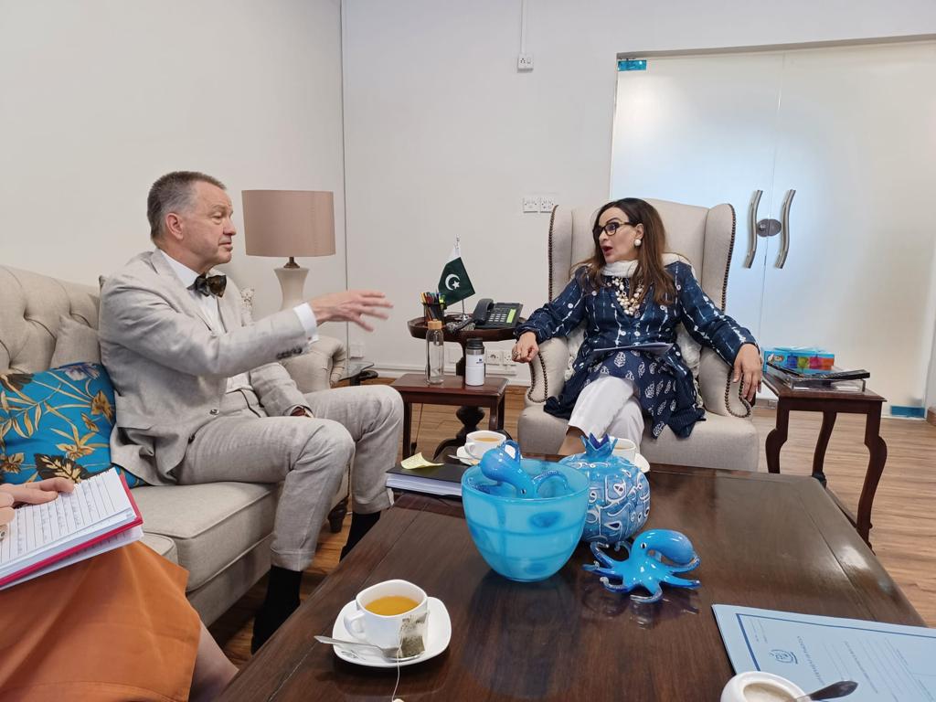 GermanyinPAK's tweet photo. Had the pleasure of meeting Climate Change Min. @sherryrehman to discuss actions needed to address our diverse climate-related challenges. 🇵🇰 &amp; 🇩🇪 have joined hands under the Climate &amp; Energy Initiative, &amp; I'm grateful for the continuing partnership to achieve our climate goals! https://t.co/Rd7ijir0WK