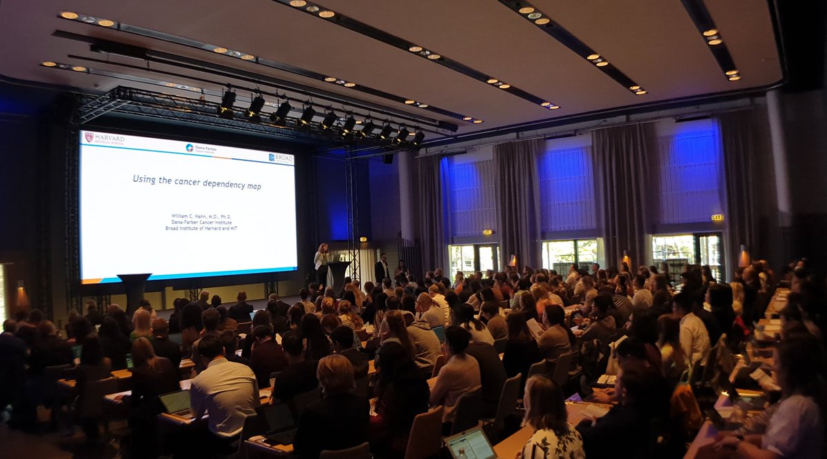 lesolorzanova's tweet photo. We are at the Cancer Research Karolinska Institutet retreat. Ready to learn from the first keynote speaker about the #CancerDependencyMap from the Dana-Farber Cancer Institute #CRKIretreat https://t.co/0NhEq24u4r