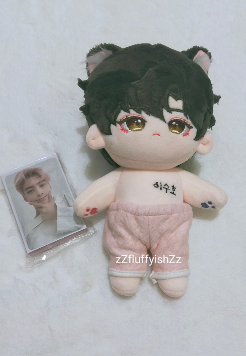 zZfluffyishZz's tweet photo. 🦋 Finally got my Lee Suho doll today! Supeerr Happpyyy!! Thank you @lemongiraffe_ph. Love the freebies. Till my next purchase. 🥹☺️💜  #LGPHReviews https://t.co/FR9f3J13uy