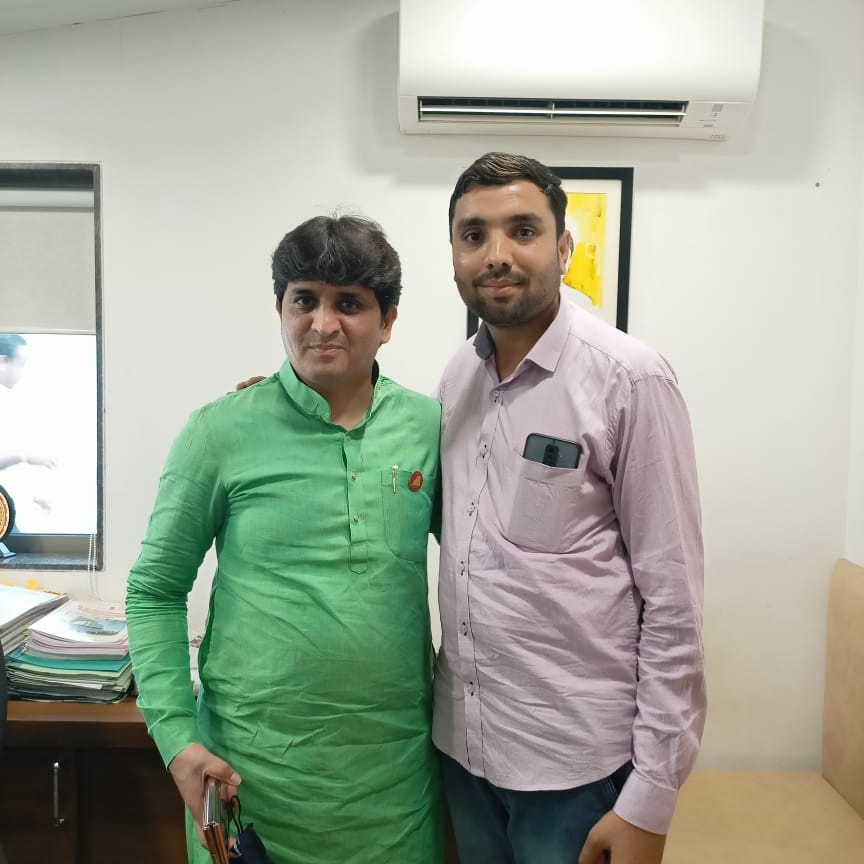 महाराष्ट्र राज्याचे वफ्फ बोर्डाचे अध्यक्ष, विधानपरिषदेचे आमदार डॉ.वजाहत मिर्झा यांची महाराष्ट्र प्रदेश काँग्रेस कमिटी अल्पसंख्याक विभागाच्या प्रदेश अध्यक्षपदी निवड झाल्याबद्दल त्यांचे मनःपूर्वक अभिनंदन करतांना वाजीद सैय्यद
#Congratulations @DrWajahatmirza