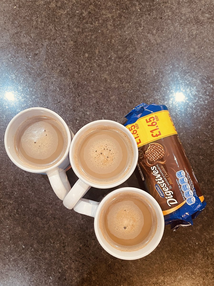 CoachCallanan's tweet photo. How to make someone’s morning in 3 easy steps.

Saw some council workers outside my house fixing the paving slabs.

1. Say hello, thank them for sorting the pavement, see if they want a coffee

2. Make coffee

3. Deliver with chocolate biscuits

What can you do? 

#kindness https://t.co/0I2Xw9OYtq