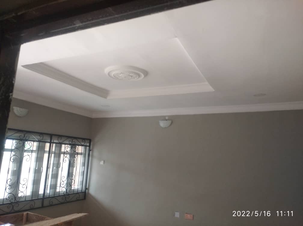 Komoo_OmoObokun's tweet photo. FOR LETTING 
Newly built 2-bedroom flat with Pop in the sitting room and dining room at Aratumi, off Akede Iyaloja road,close to Ona Baba Ona,  Osogbo. 
Rent ;#270,000.
08101826057
@inside_Ife @InsideOsogbo @ilegbe @rheny_glamour https://t.co/TPhRHDodFL